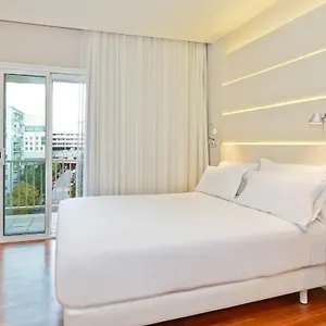 Nh Les Corts 3*, Barcelona Spanyolország